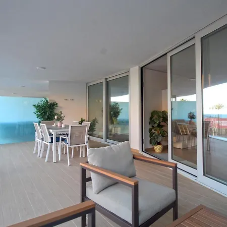 First Line Beach With Sea View Appartement