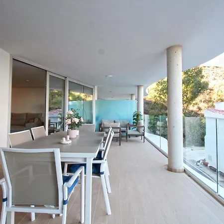 First Line Beach With Sea View Apartment